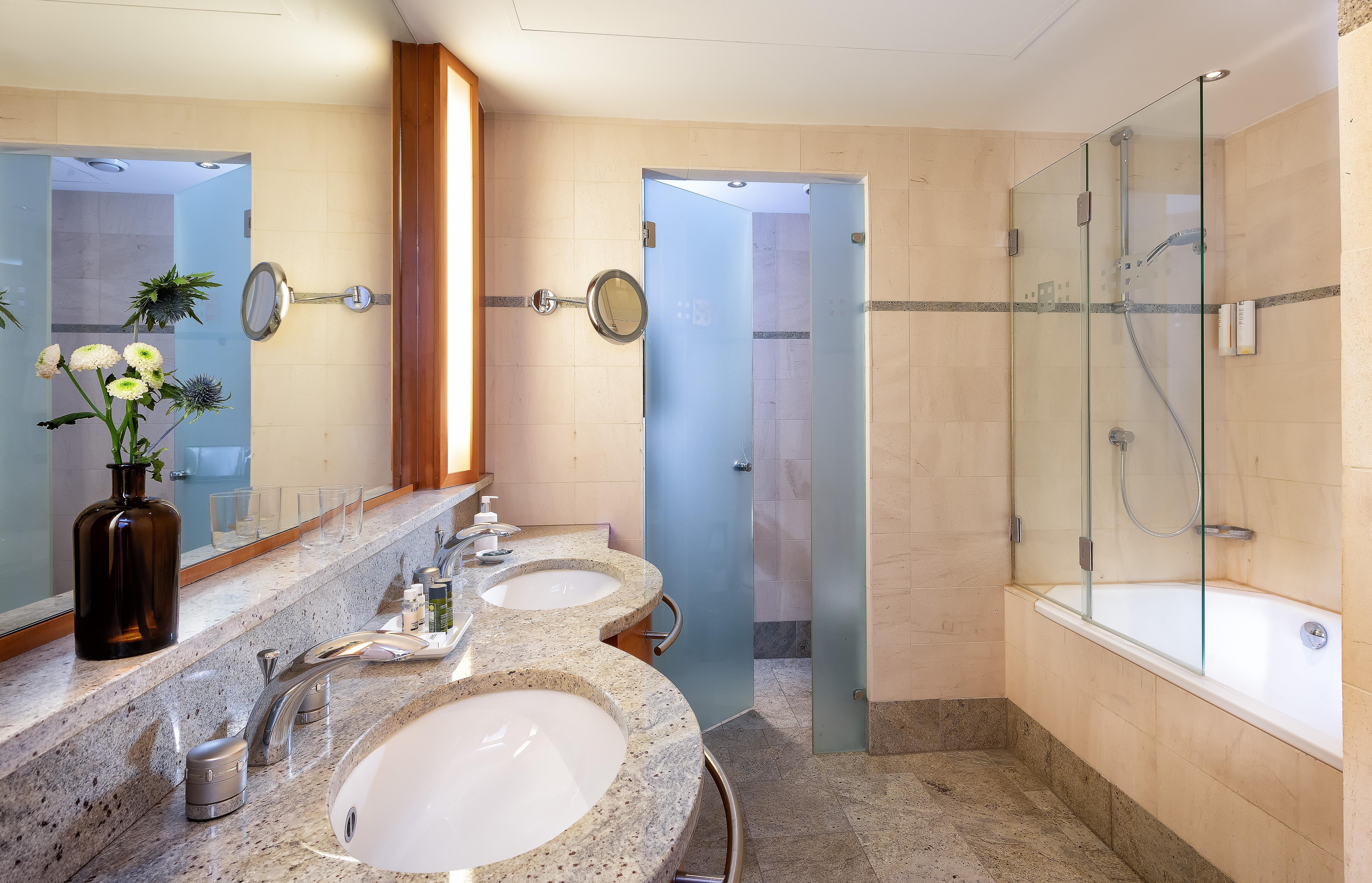 Precise Resort Bad Saarow Bagian luar foto Bathroom