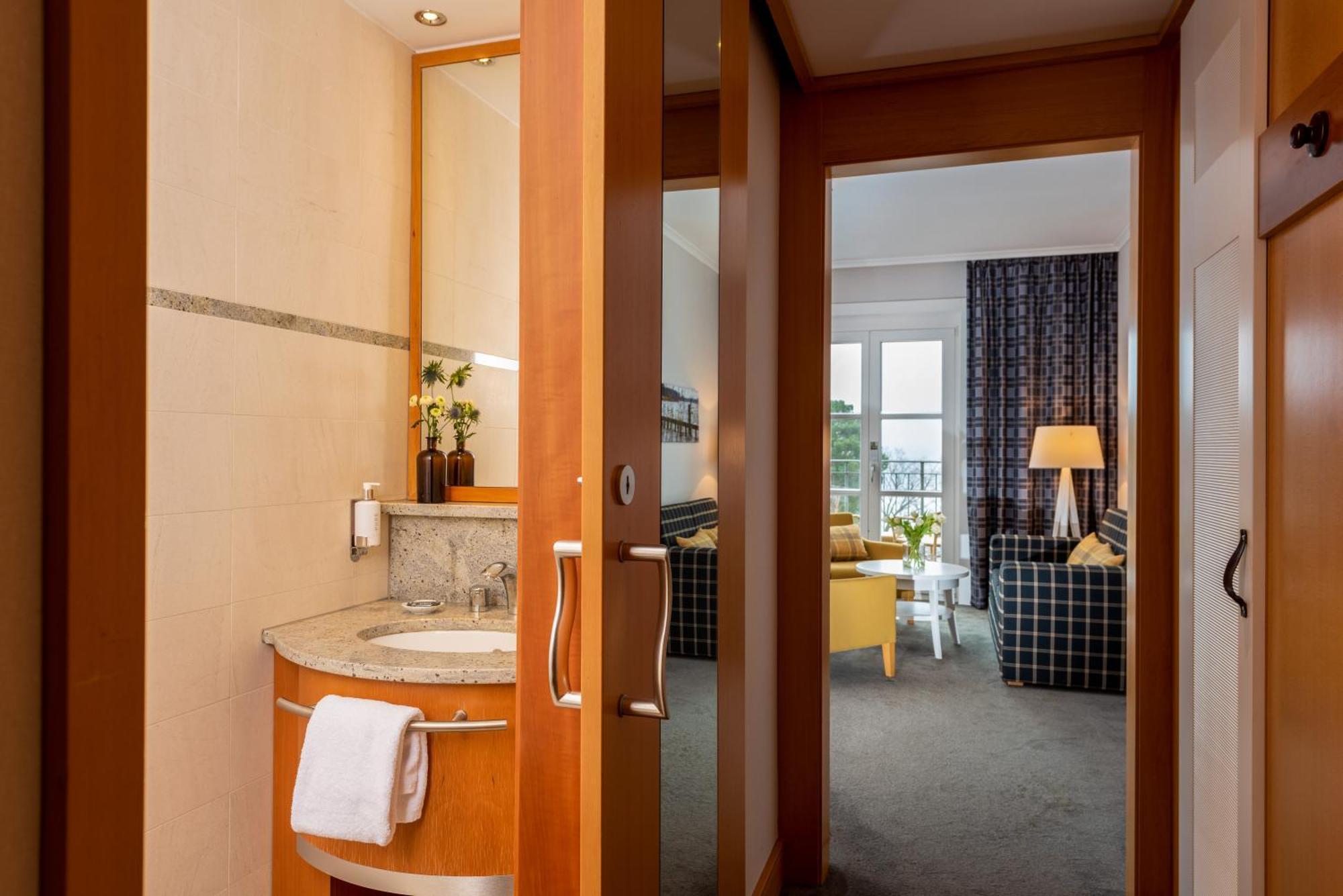 Precise Resort Bad Saarow Ruang foto A typical room at the hotel